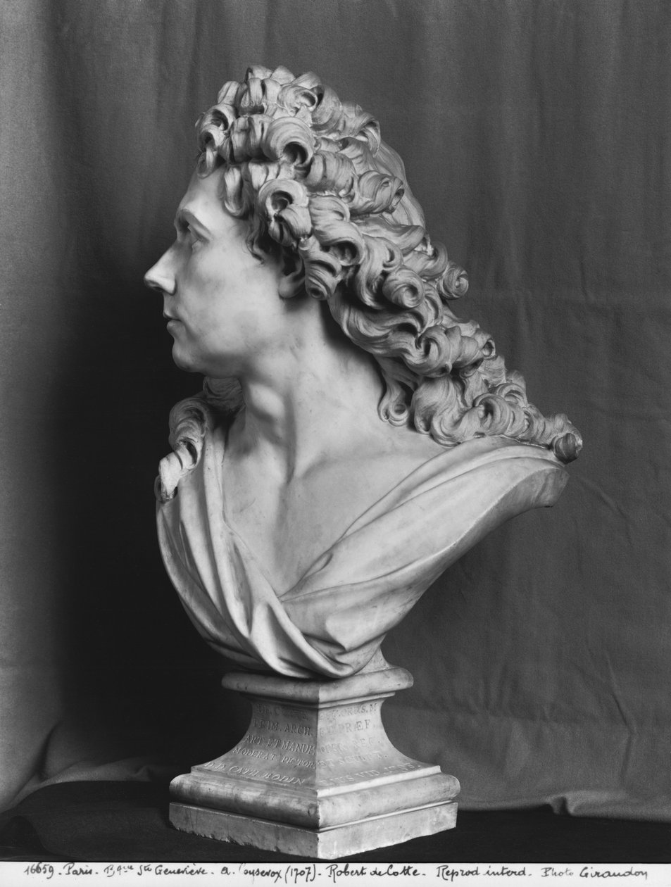 Popiersie Roberta de Cotte, 1707 (patrz także 346009, 346010) (marmur) autorstwa Antoine Coysevox