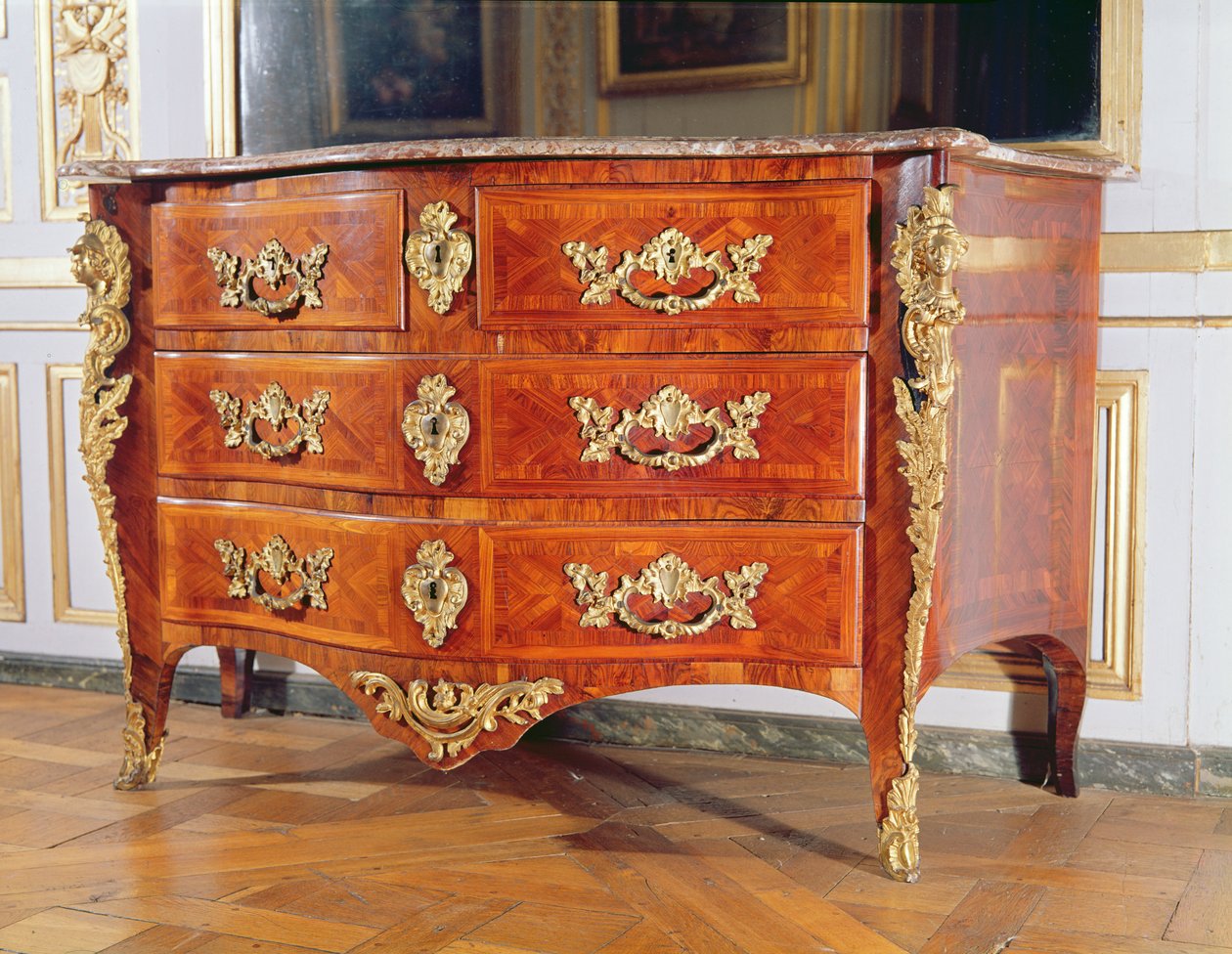 Francuska komoda z okresu regencji, ok. 1720 r. autorstwa Antoine Robert Gaudreau