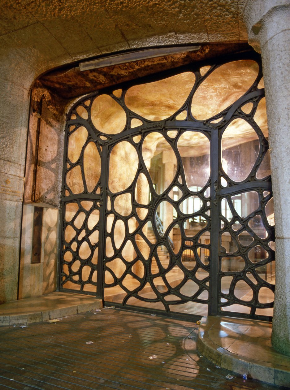 Casa Mila, La Pedrera, Passeig de Gracia w Barcelonie (Hiszpania). Architekt Antoni Gaudi i Cornet (1852-1926) autorstwa Antoni Gaudi