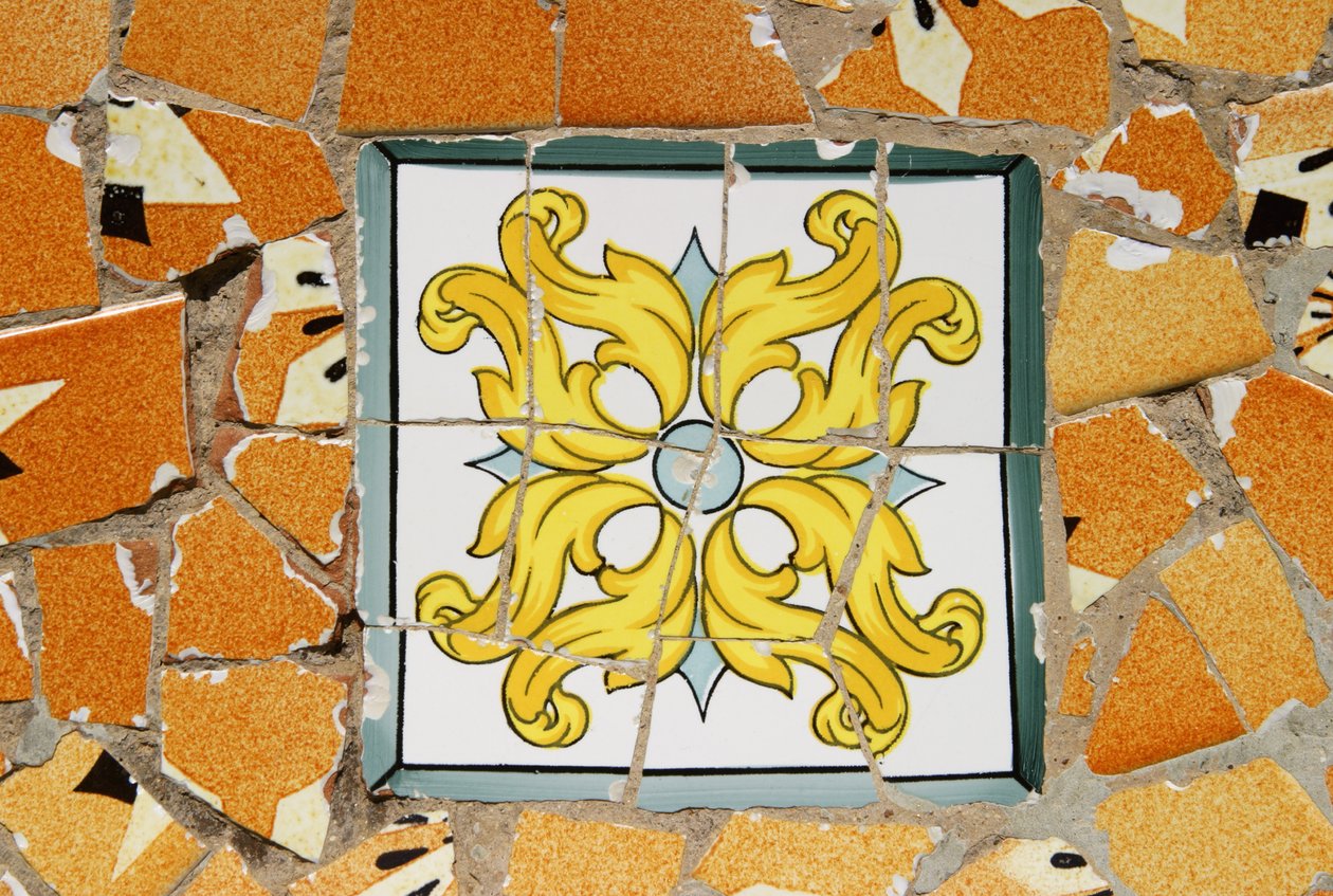Dachówka ceramiczna, 1900-14 (ceramika) autorstwa Antonio Gaudi