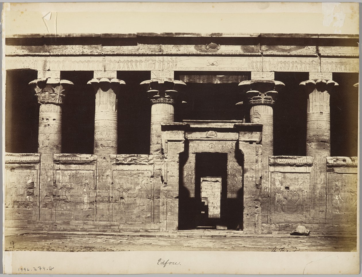 Edfu, Egipt autorstwa Antonio Beato