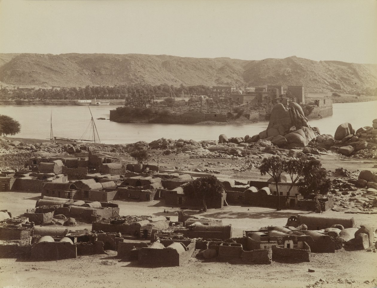 Philae, widok od południa autorstwa Antonio Beato