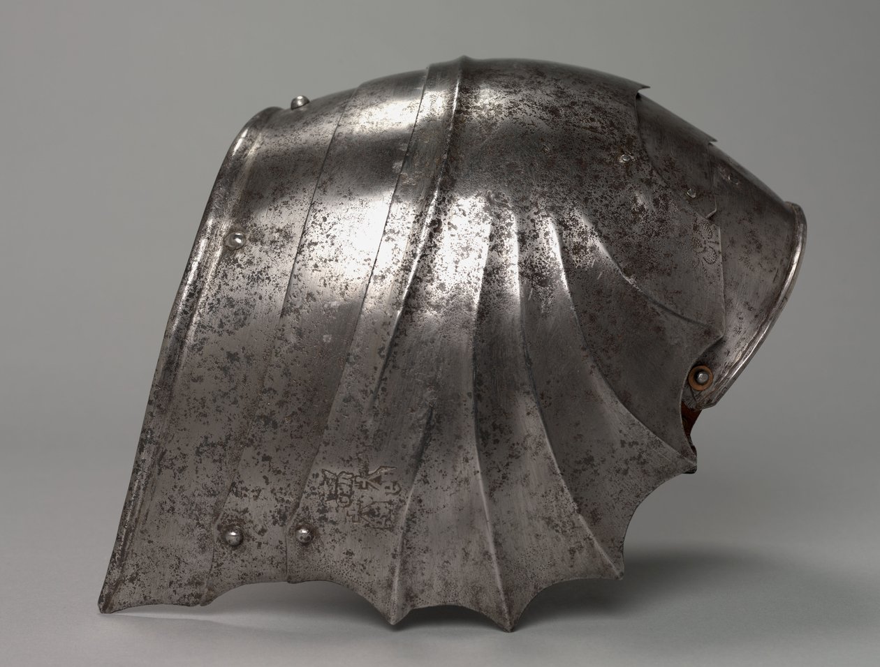 Gotycki naramiennik wachlarzowy, ok.1485-1500 autorstwa Antonio Missaglia