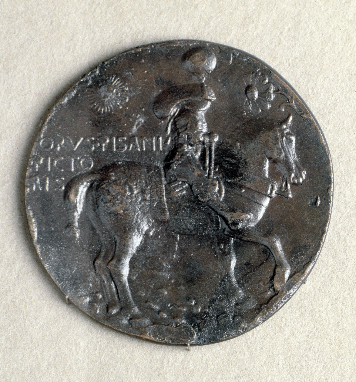 Medal Ludwika III Gonzagi (1414-1478), markiza Mantui. Przód: uzbrojony markiz na koniu, brąz, czarna patyna autorstwa Antonio Pisanello