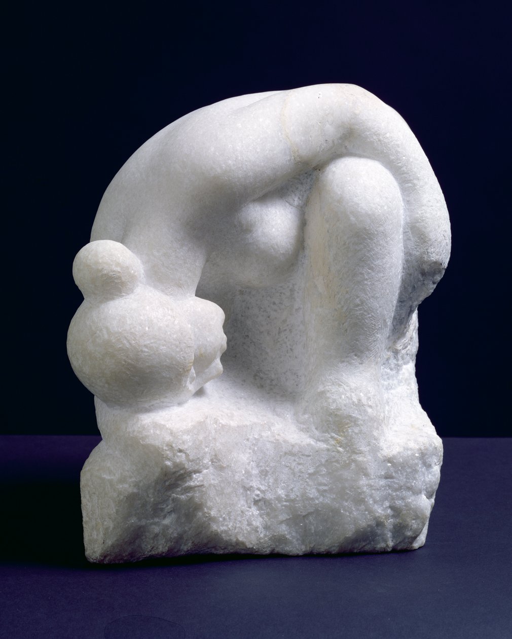 Przykucająca figura, ok. 1930 (rozpocz. 1908) (marmur) autorstwa Aristide Maillol