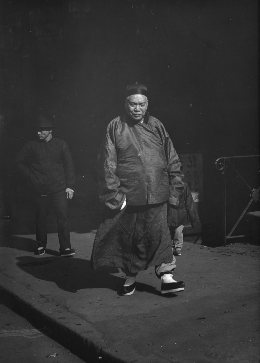 Kupiec, Chinatown, San Francisco autorstwa Arnold Genthe