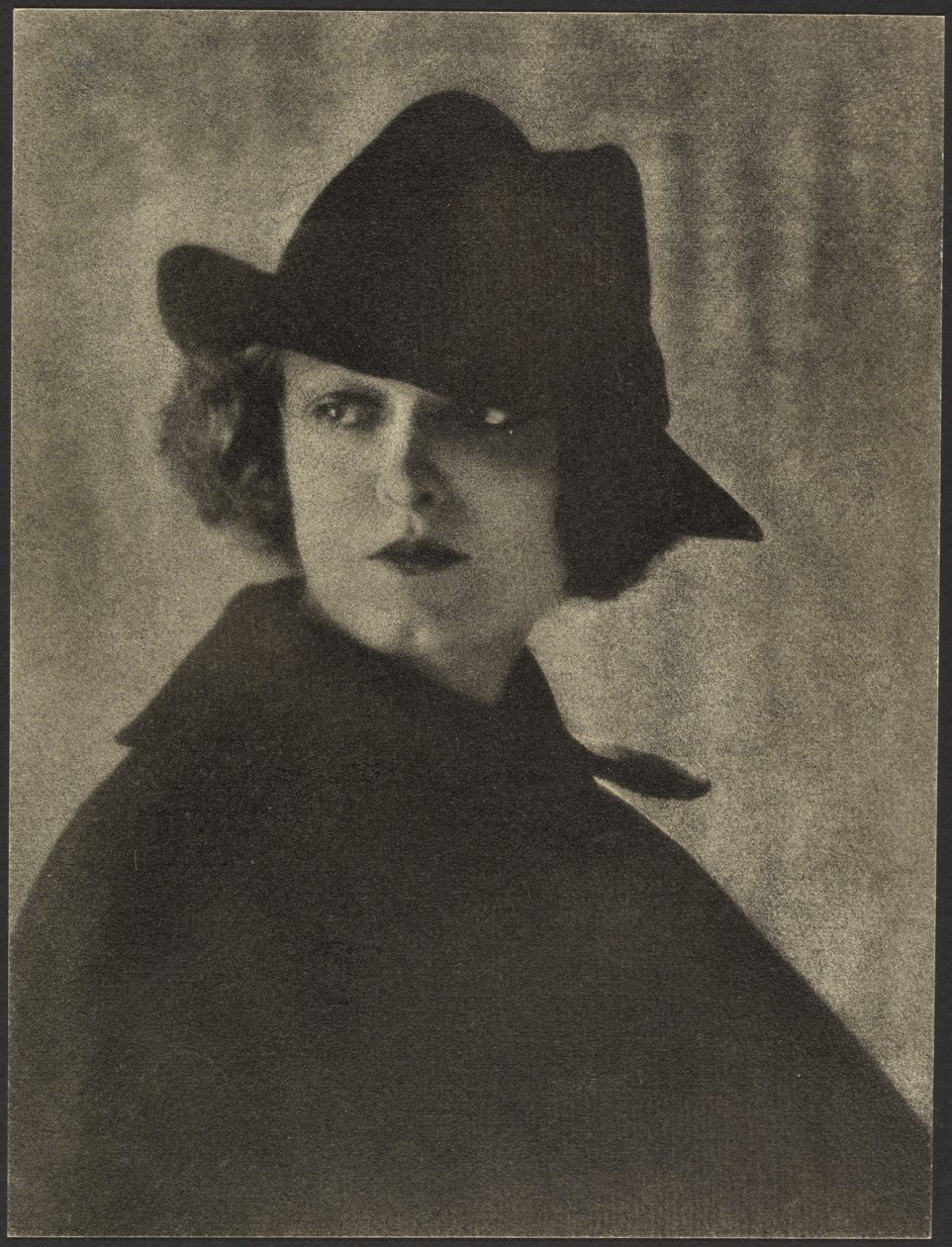 [Portret niezidentyfikowanej hollywoodzkiej aktorki]. autorstwa Arthur F. Kales