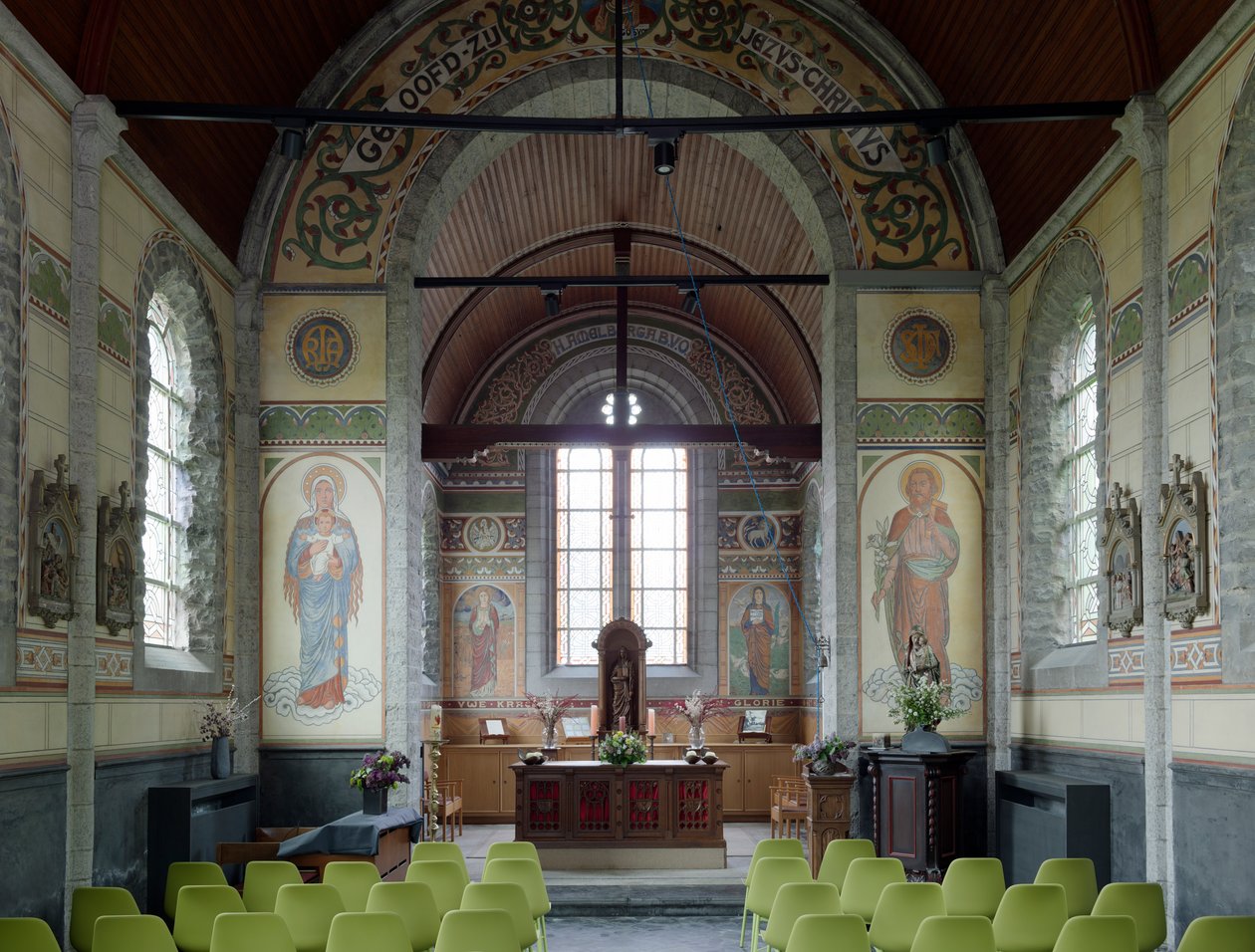 Kaplica (Mater, kaplica Sint-Amelberga). Wnętrze. 1915-1916. Architekt Arthur Van Ommeslaeghe. autorstwa Arthur Van Ommeslaeghe