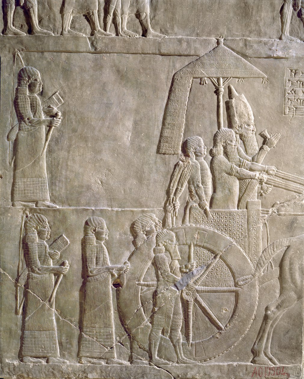Relief przedstawiający rydwan króla Assurbanipala i więźniów elamickich, epizody rzezi elamickiej, z pałacu Assurbanipala w Niniwie, ok. 645 p.n.e. (alabaster gipsowy) autorstwa Assyrian
