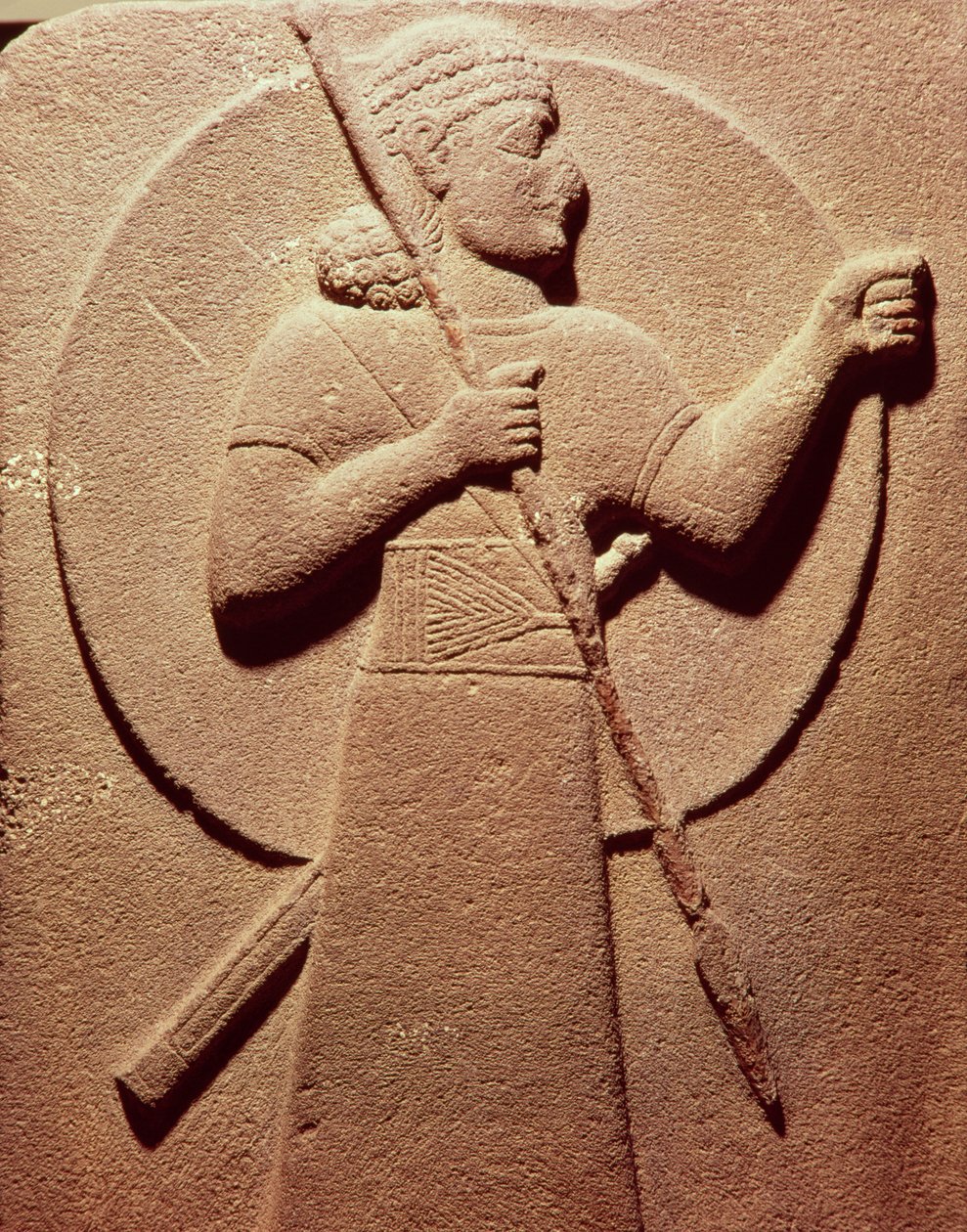 Płaskorzeźba przedstawiająca wojownika hetyckiego, z Karkemisz, XI-IX w. p.n.e autorstwa Assyrian School