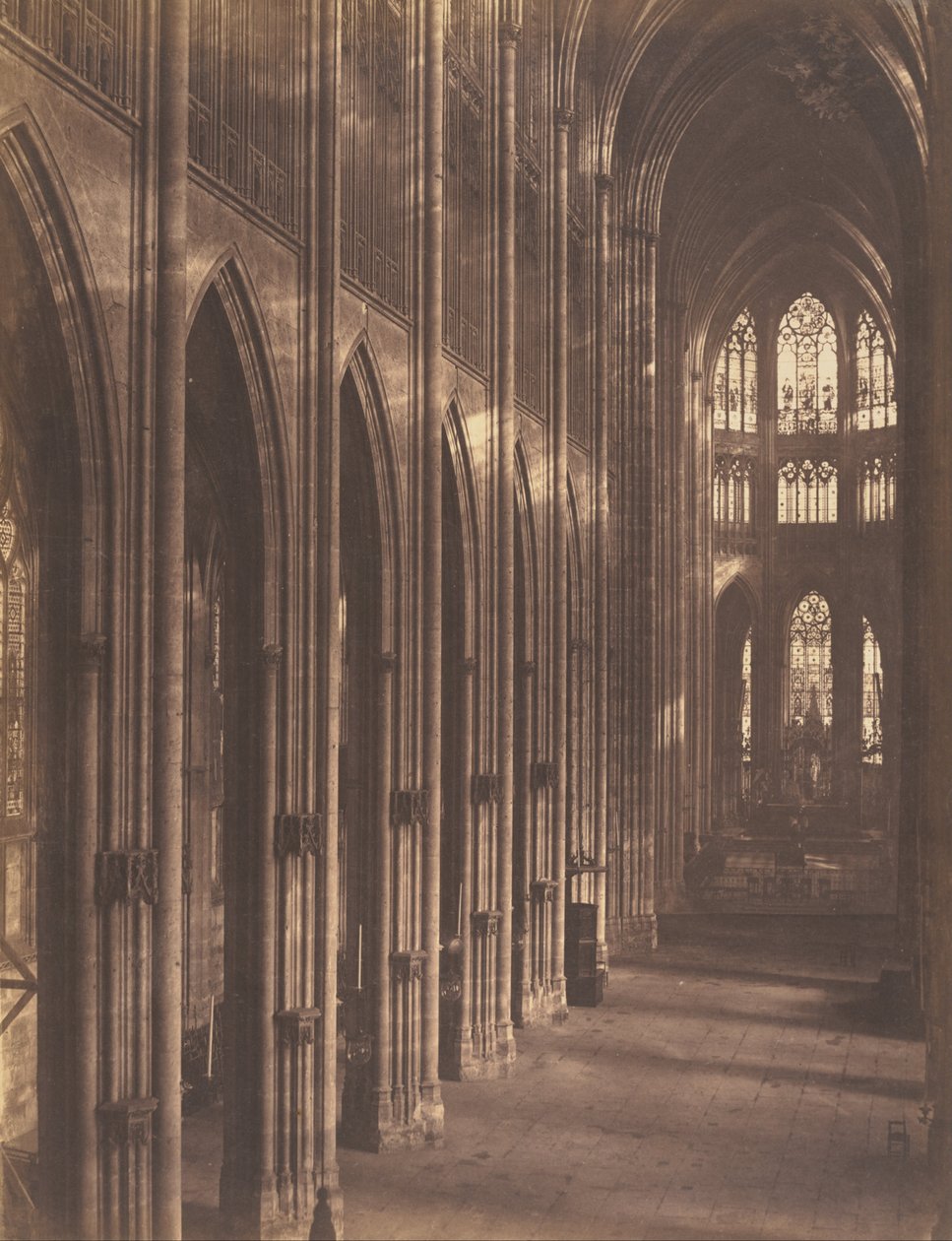 Rouen, wnętrze kościoła Saint-Ouen autorstwa Auguste Rosalie Bisson