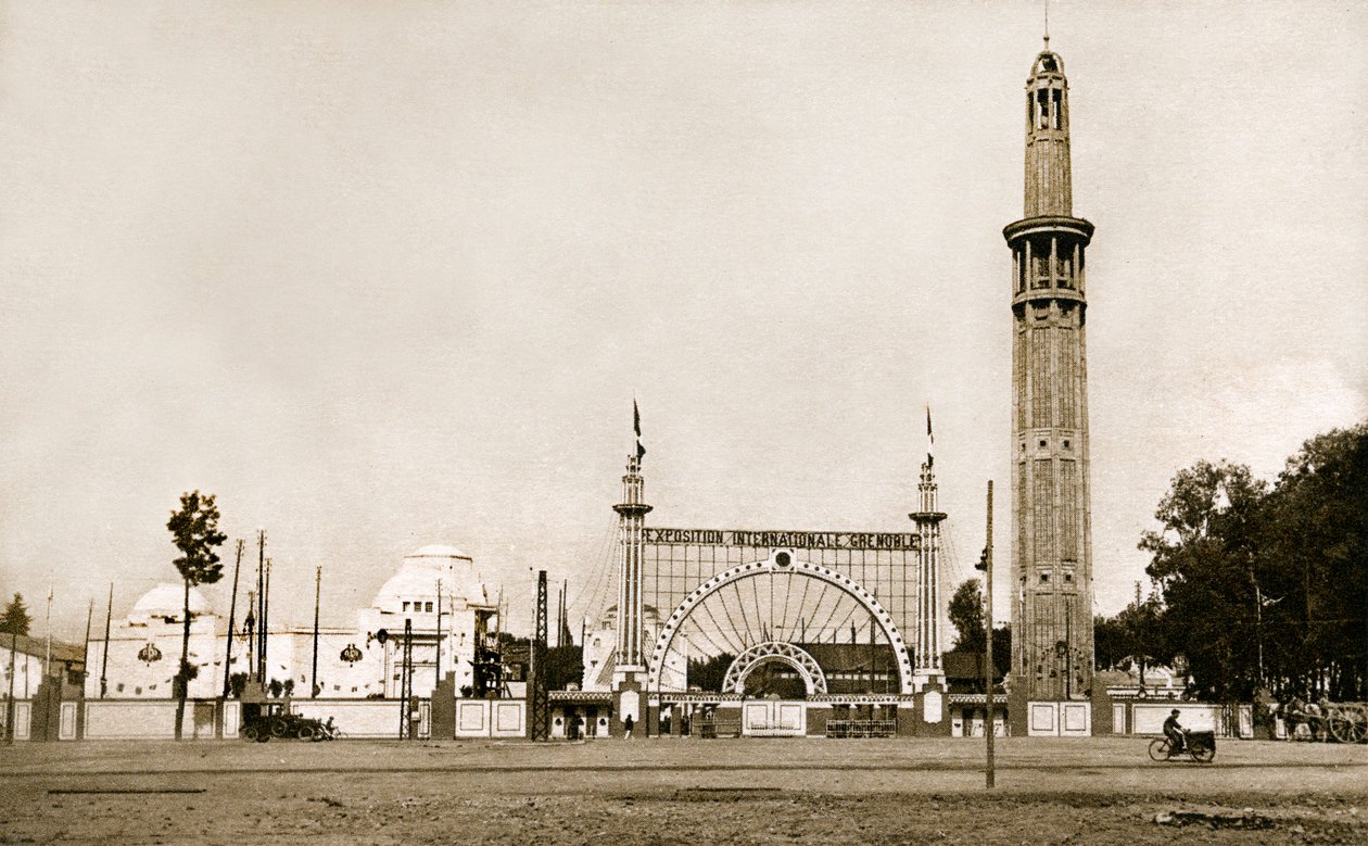 Grenoble (Isere, Delfiny): Międzynarodowa Wystawa Białego Węgla i Turystyki w 1925 roku - monumentalne wejście i Wieża Orientacyjna (Wieża Perret) - Zbudowana przez braci Auguste
