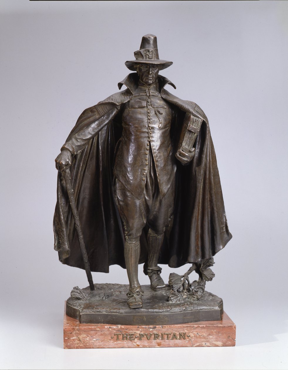 Purytanin, odlew 1899 (brąz na cokole z włoskiego marmuru) autorstwa Augustus Saint Gaudens