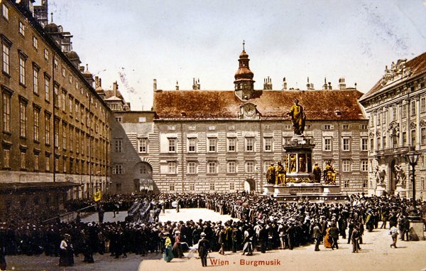 Zespół grający na dziedzińcu Zamku Cesarskiego w Wiedniu, ok. 1905 (kolor lito) autorstwa Austrian School