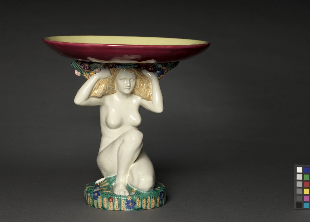 Centralny postument, Wiener Kunstkeramische Werkstätte Busch and Ludescher, c.1910-1915 autorstwa Austrian School