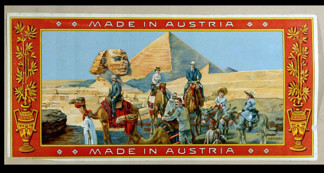 Turyści przy piramidach w Egipcie, etykieta z pudełka fezu, ok. 1914 autorstwa Austrian School