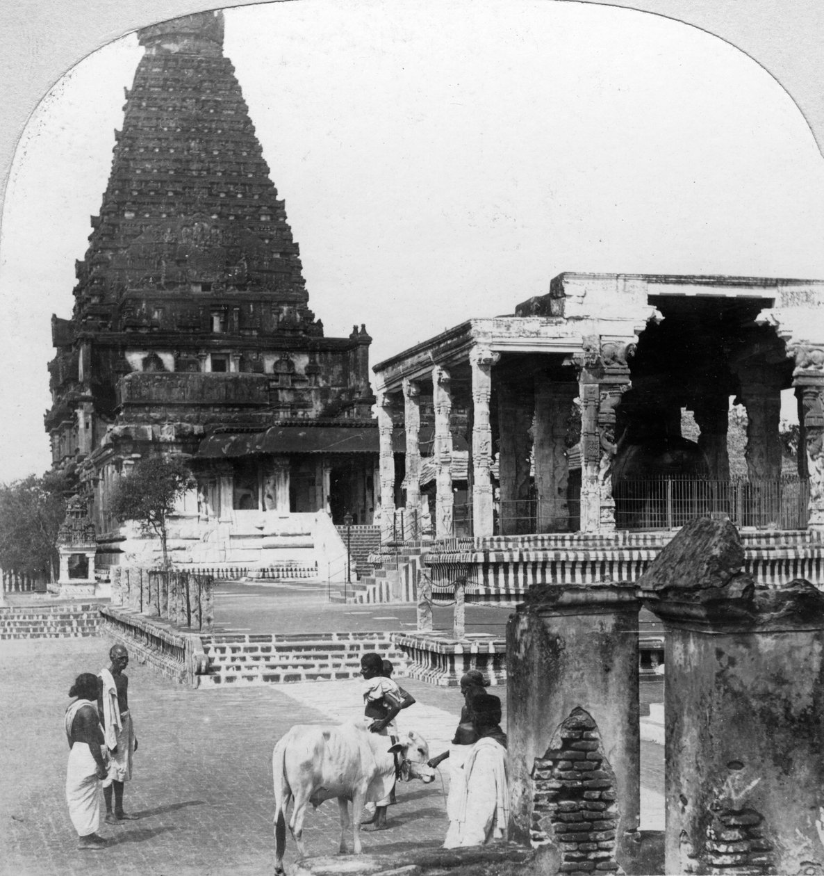Wielka Pagoda Tanjore Thanjavur, Indie, 1902. autorstwa B. L. Singley