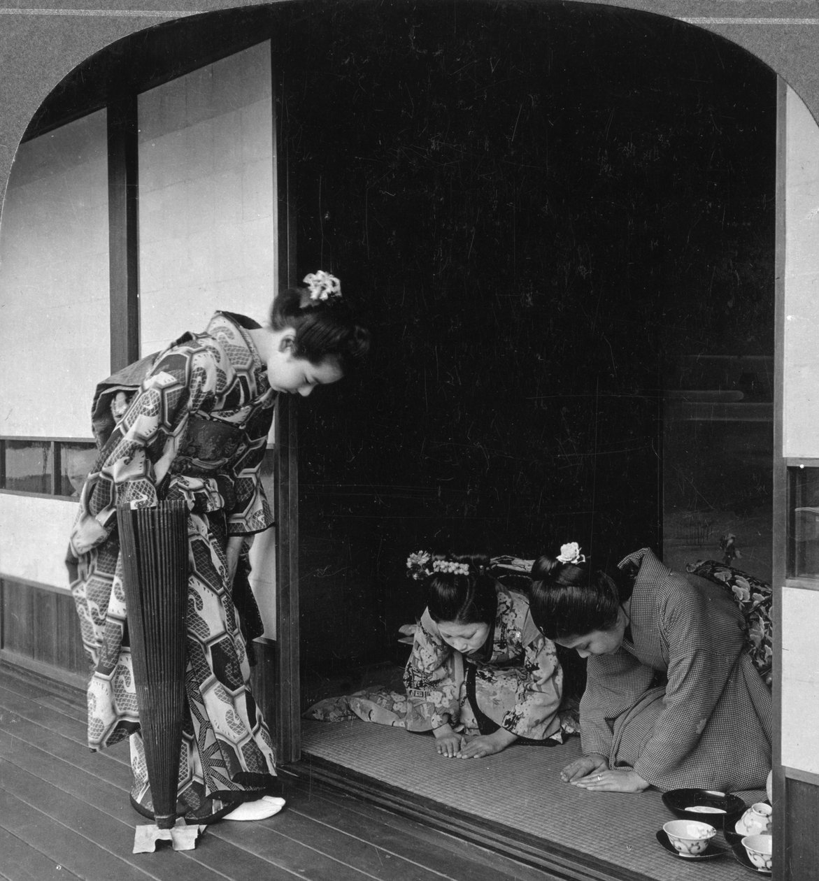 Trzy Japonki, Japonia, 1905. autorstwa B. L. Singley