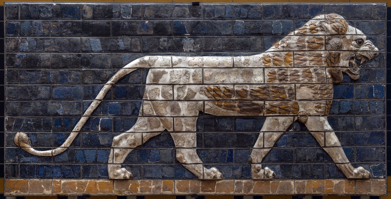 Procesja Droga Babilonu pod panowaniem Nabuchodonozora II (605-562 pne): fragment Bramy Isztar przedstawiający ceglanego lwa mojżeszowego. Babilon - Muzeum Archeologiczne w Stambule autorstwa Babylonian