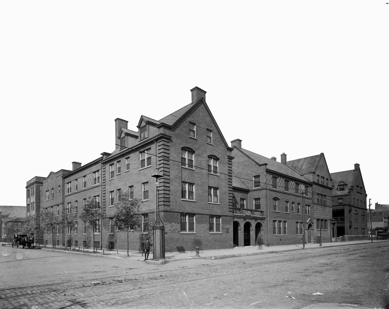 Hull House, Chicago, Illinois, USA, ok. 1905 (zdjęcie czarno-białe) autorstwa Barnes and Crosby