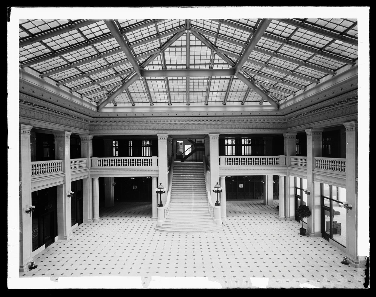 Illinois Theatre Building, Chicago, Illinois, USA, ok. 1905 (zdjęcie czarno-białe) autorstwa Barnes and Crosby