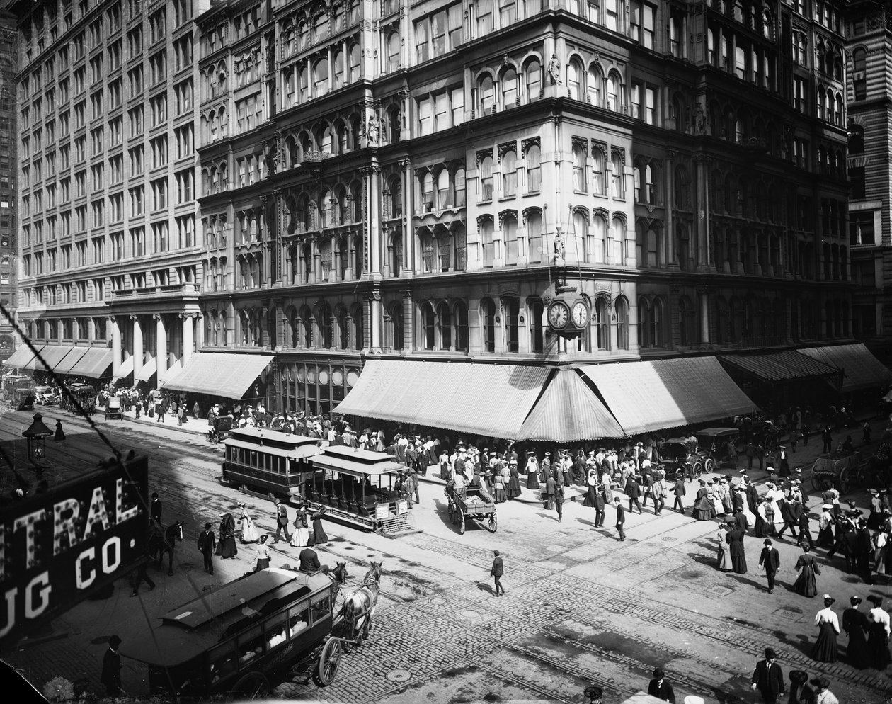 Marshall Field & Company, Chicago, Illinois, USA, ok. 1905 (zdjęcie czarno-białe) autorstwa Barnes and Crosby