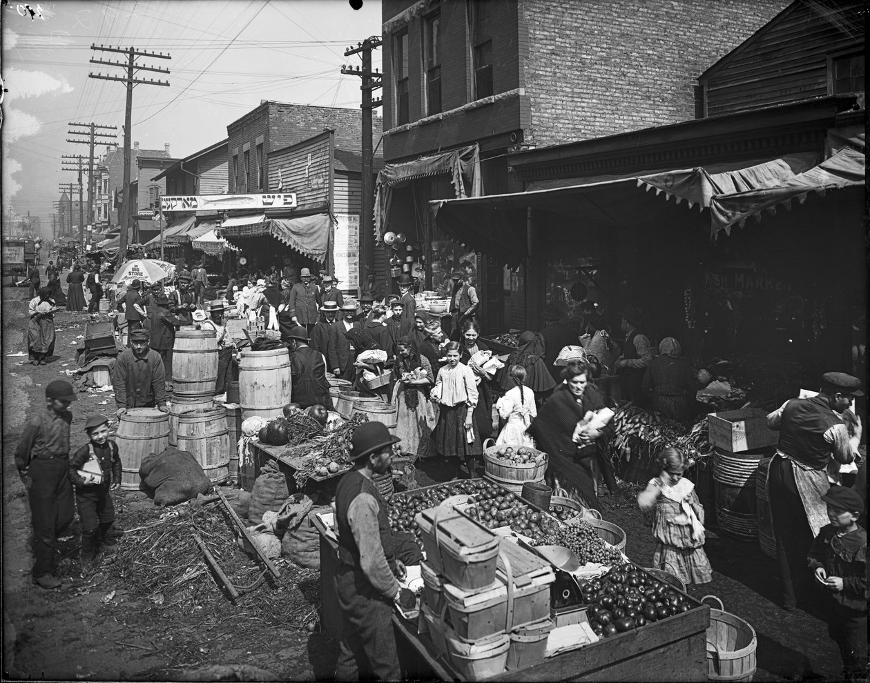 Maxwell Street Market, Chicago, Illinois, USA, ok. 1905 (zdjęcie czarno-białe) autorstwa Barnes and Crosby