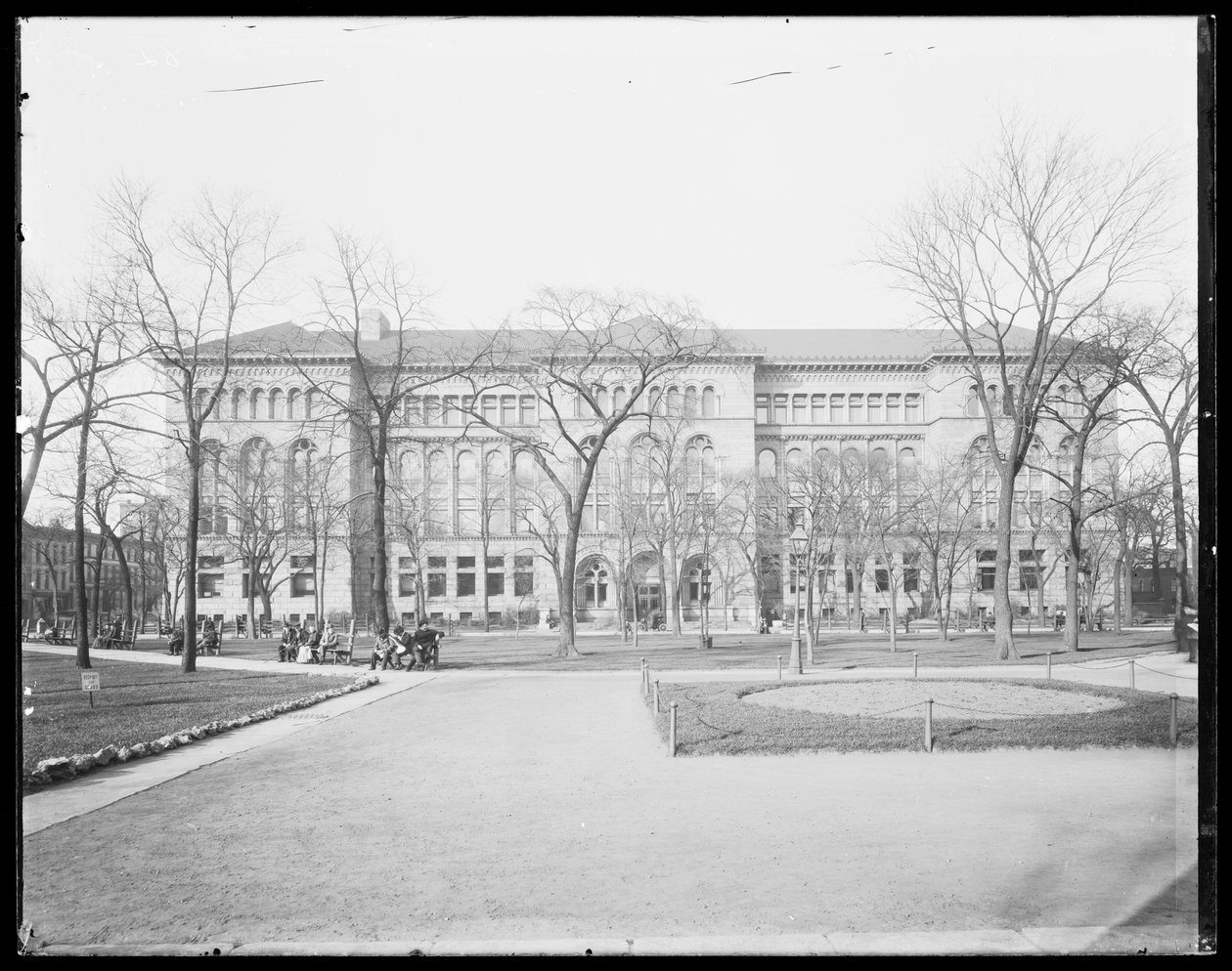 Newberry Library, Chicago, Illinois, USA, ok. 1905 (zdjęcie czarno-białe) autorstwa Barnes and Crosby