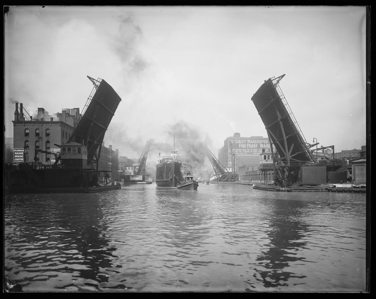 Statek pasażerski Pere Marquette na holu na rzece Chicago, Chicago, Illinois, USA, ok. 1905 (zdjęcie czarno-białe) autorstwa Barnes and Crosby