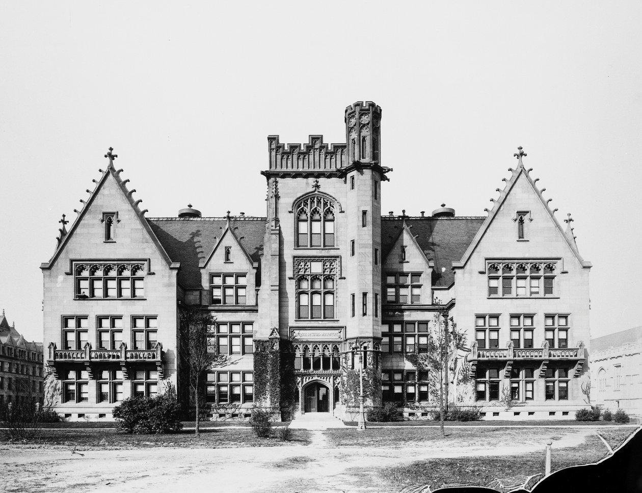 Ryerson Physical Laboratory na University of Chicago, Chicago, Illinois, USA, ok. 1900 (zdjęcie czarno-białe) autorstwa Barnes and Crosby