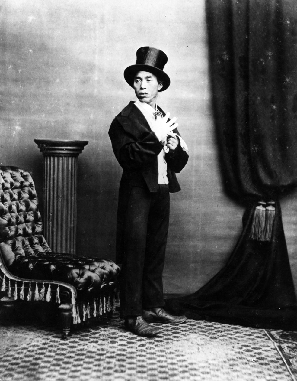 Japoński dżentelmen w zachodnim stroju, 1875 r. autorstwa Baron Raimund von Stillfried