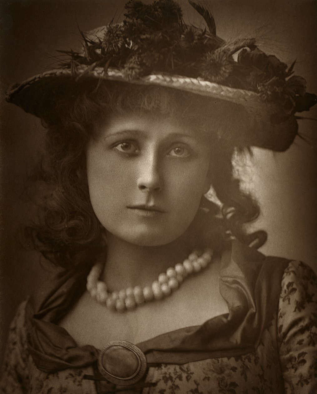 Brytyjska aktorka Helen Forsyth w Sofii, 1886 autorstwa Barraud