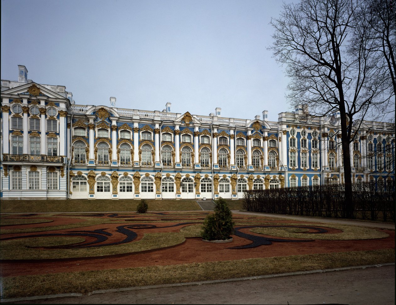 Widok pałacu Katarzyny (Carskie Sioło lub Carskie Sioło) zrealizowany przez architekta Bartolomeo Francesco Rastrelli (ok. 1700-1771) 1752-1756, Puszkin (Puszkin) Rosja autorstwa Bartolomeo Franceso Rastrelli