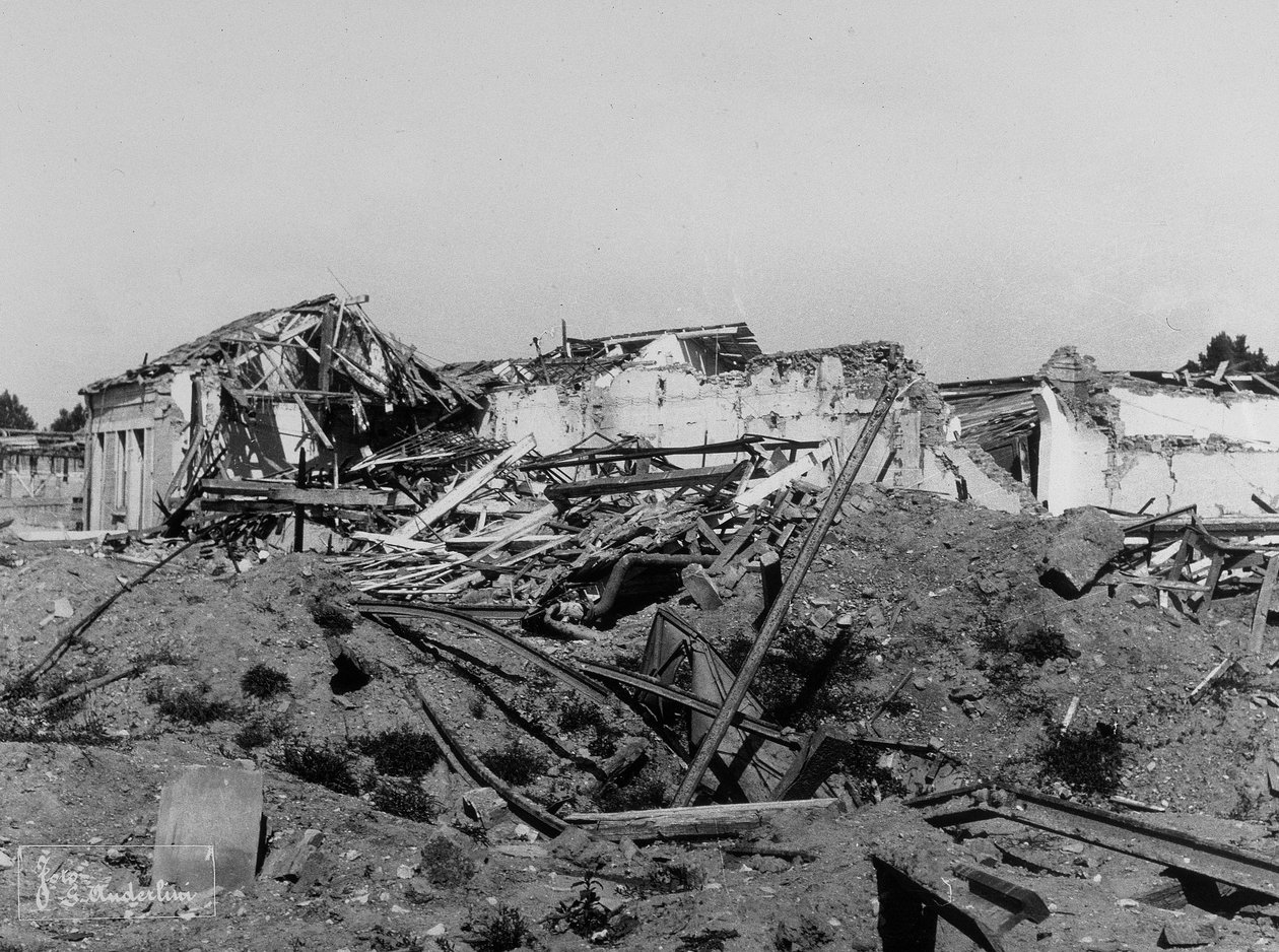 Bombardowania Sermide: budynki zniszczone podczas II wojny światowej autorstwa Bayard and Bertall