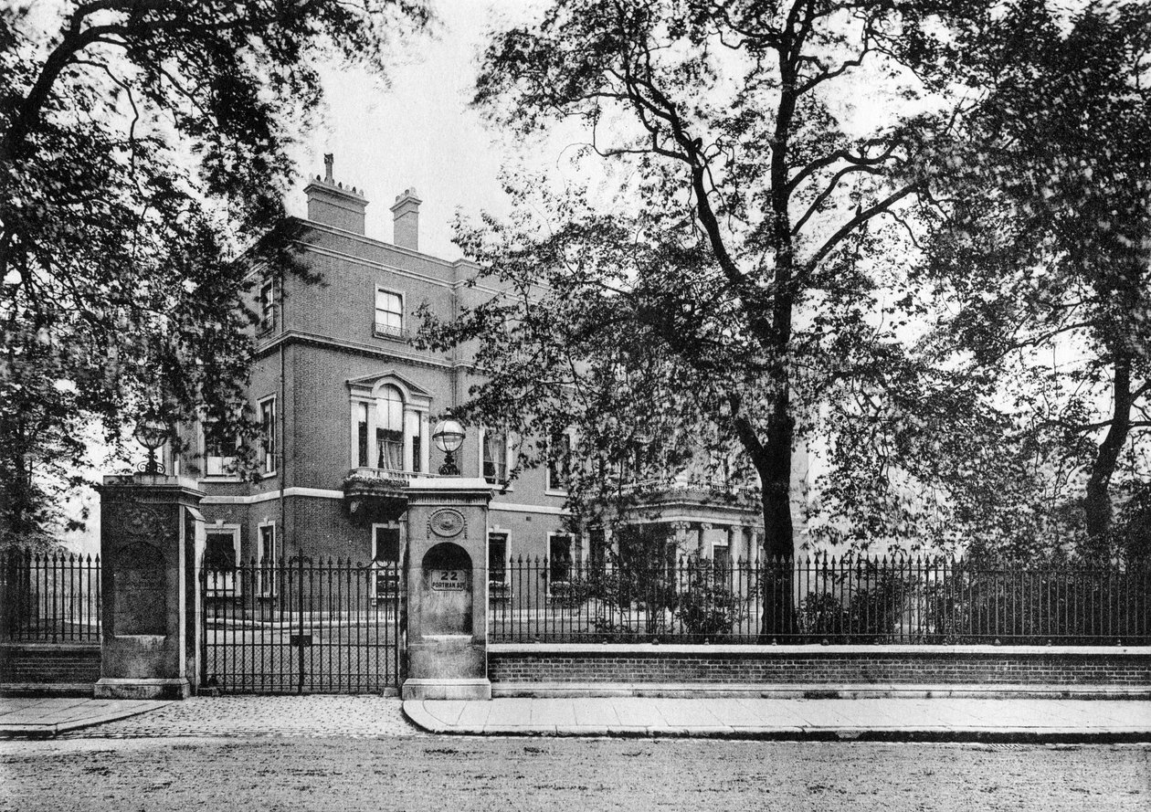 Portman House, Portman Square, 1908. autorstwa Bedford Lemere and Company