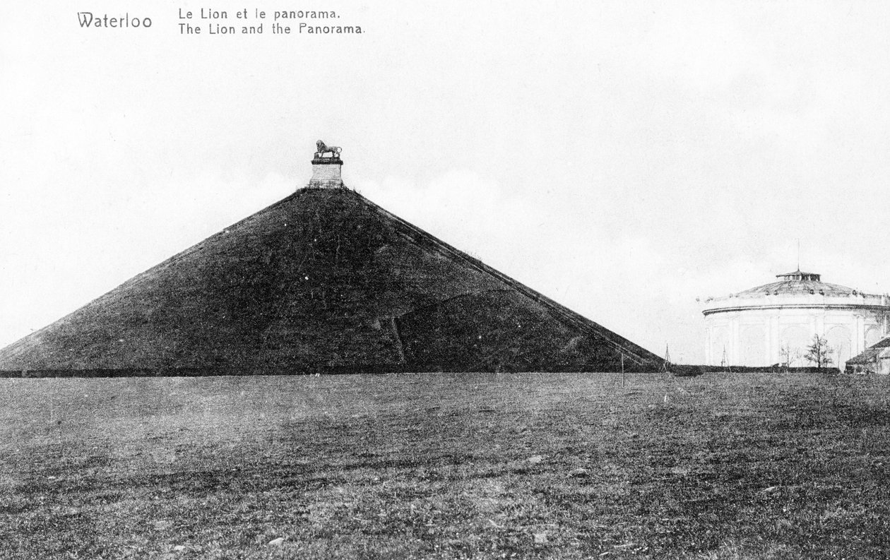 Butte du Lion (Kopiec Lwów) i Panorama w Waterloo, pocztówka pamiątkowa, ok. 1912 (fotolitho) autorstwa Belgian Photographer