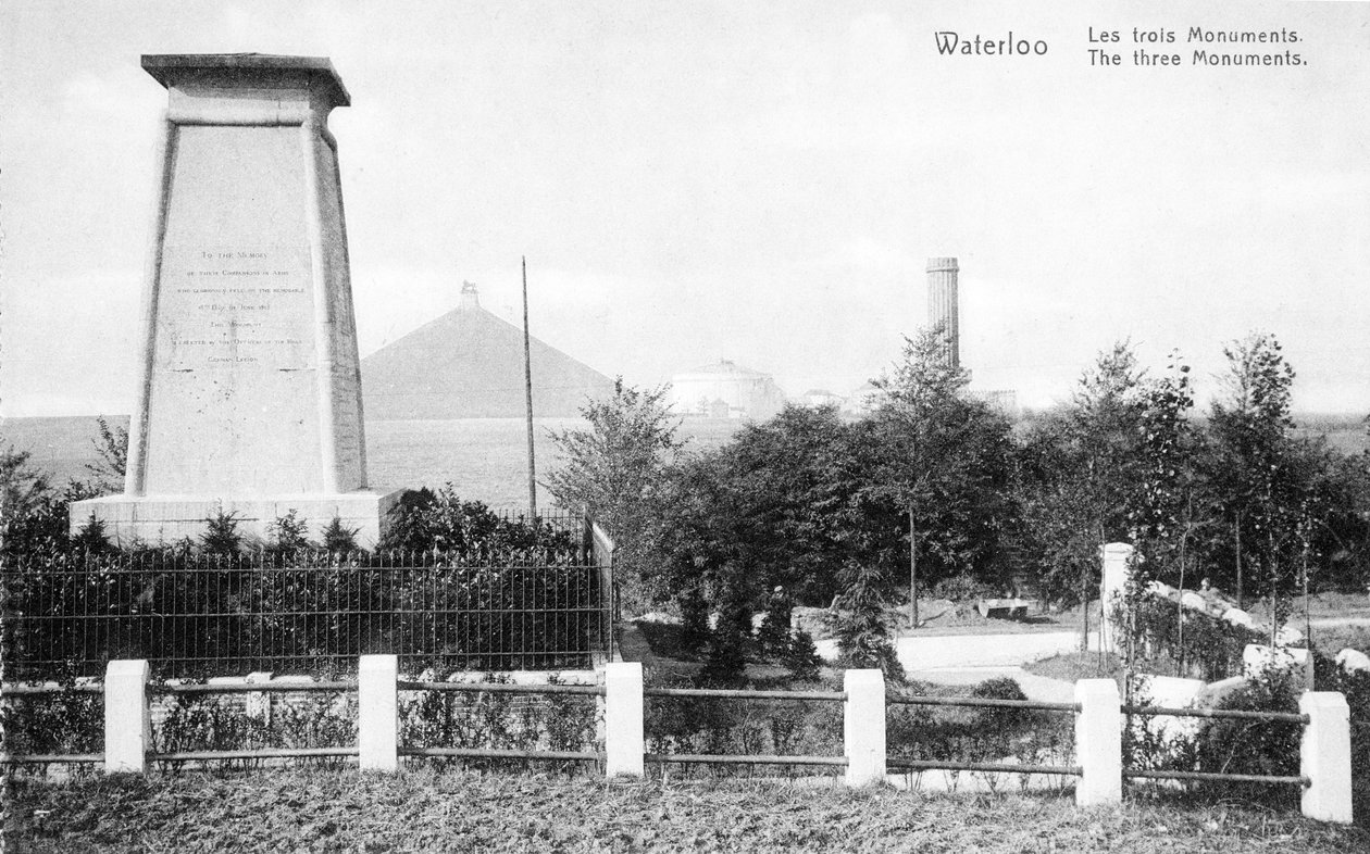 Trzy pomniki wzniesione dla upamiętnienia bitwy pod Waterloo, pocztówka pamiątkowa z ok. 1912 r. (fotolitho) autorstwa Belgian Photographer