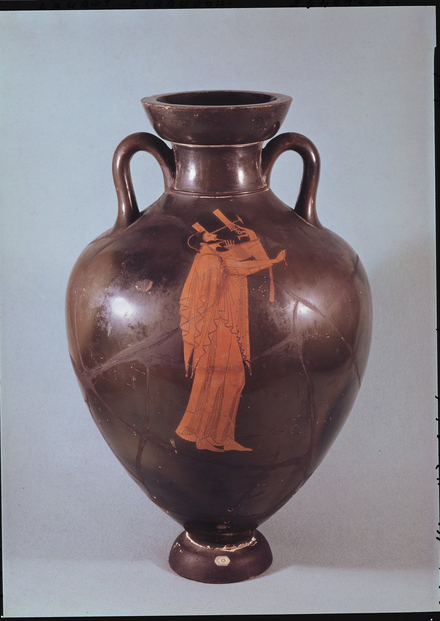 Czerwona amfora na poddaszu przedstawiająca muzyka grającego na lirze (ceramiczna) autorstwa Berlin Painter