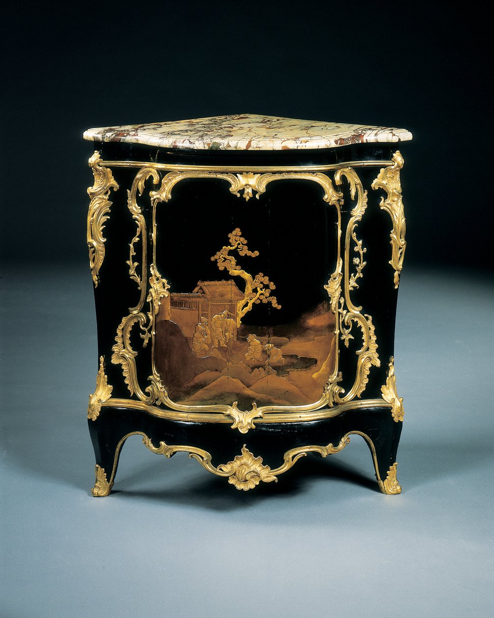 Jedna z pary encoignure Ludwika XV, ok. 1750 autorstwa Bernard van Risenburgh II
