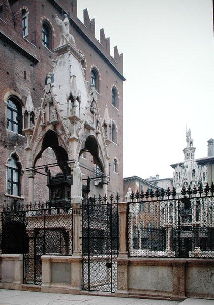 Pomnik nagrobny Mastino II Della Scala (1308-51) autorstwa Bonino da Campione