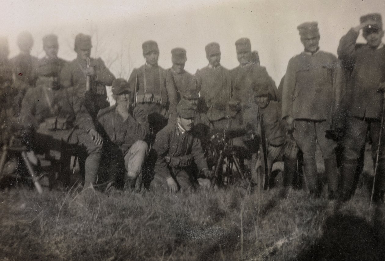 Album z I wojny światowej we Friuli-Wenecji Julijskiej: portret grupowy strzelców żołnierzy piechoty 112.mo autorstwa Bourbon Del Monte