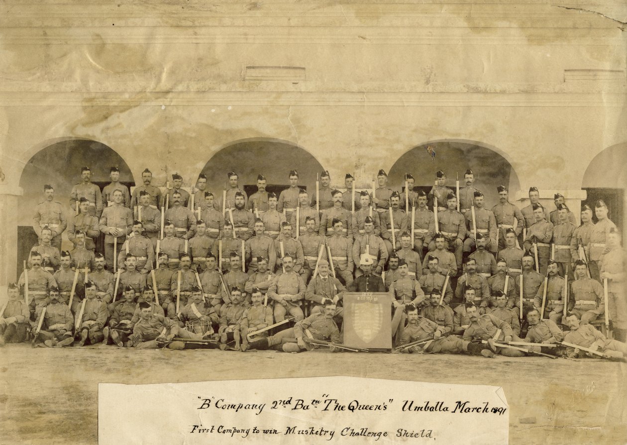 Kompania B 2. Batalion Królowej, Umballa, 1891 (zdjęcie w sepii) autorstwa British Photographer