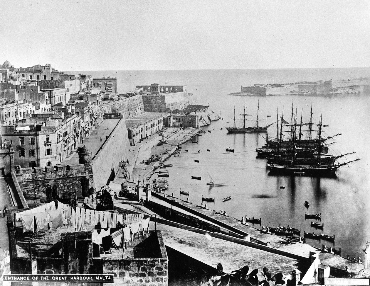 Wejście do Wielkiego Portu, Malta, ok.1880 autorstwa British Photographer