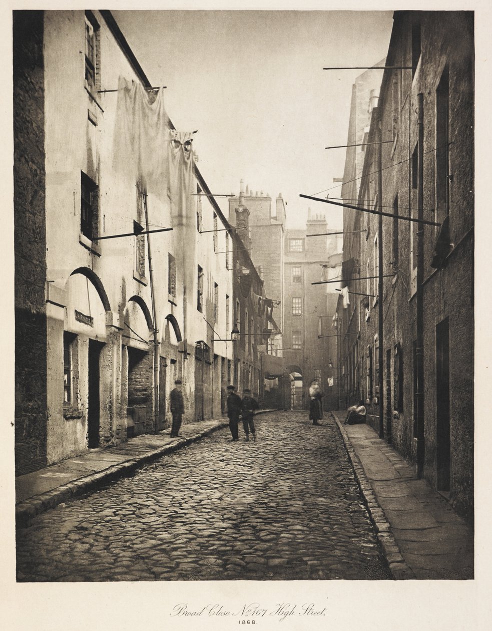 Broad Close No. 167 High Street, od The Old Closes and Streets of Glasgow autorstwa British School