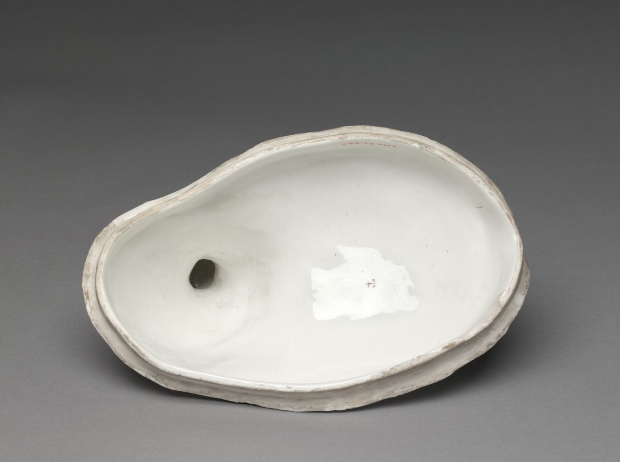 Waza dla kur i piskląt, fabryka porcelany w Chelsea, ok. 1755 r. autorstwa British School
