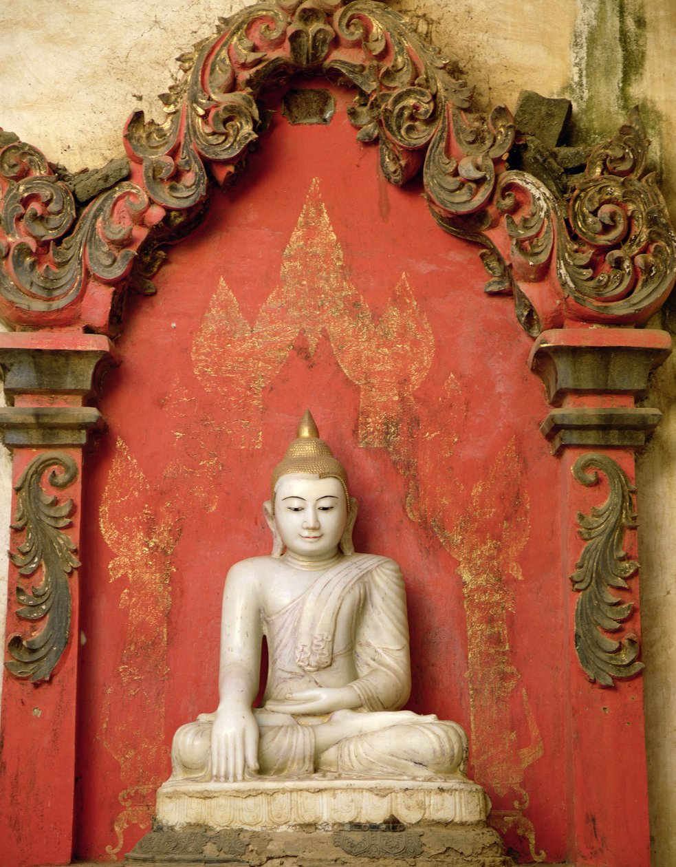 Siedzący Budda w medytacji (alabaster) autorstwa Burmese School