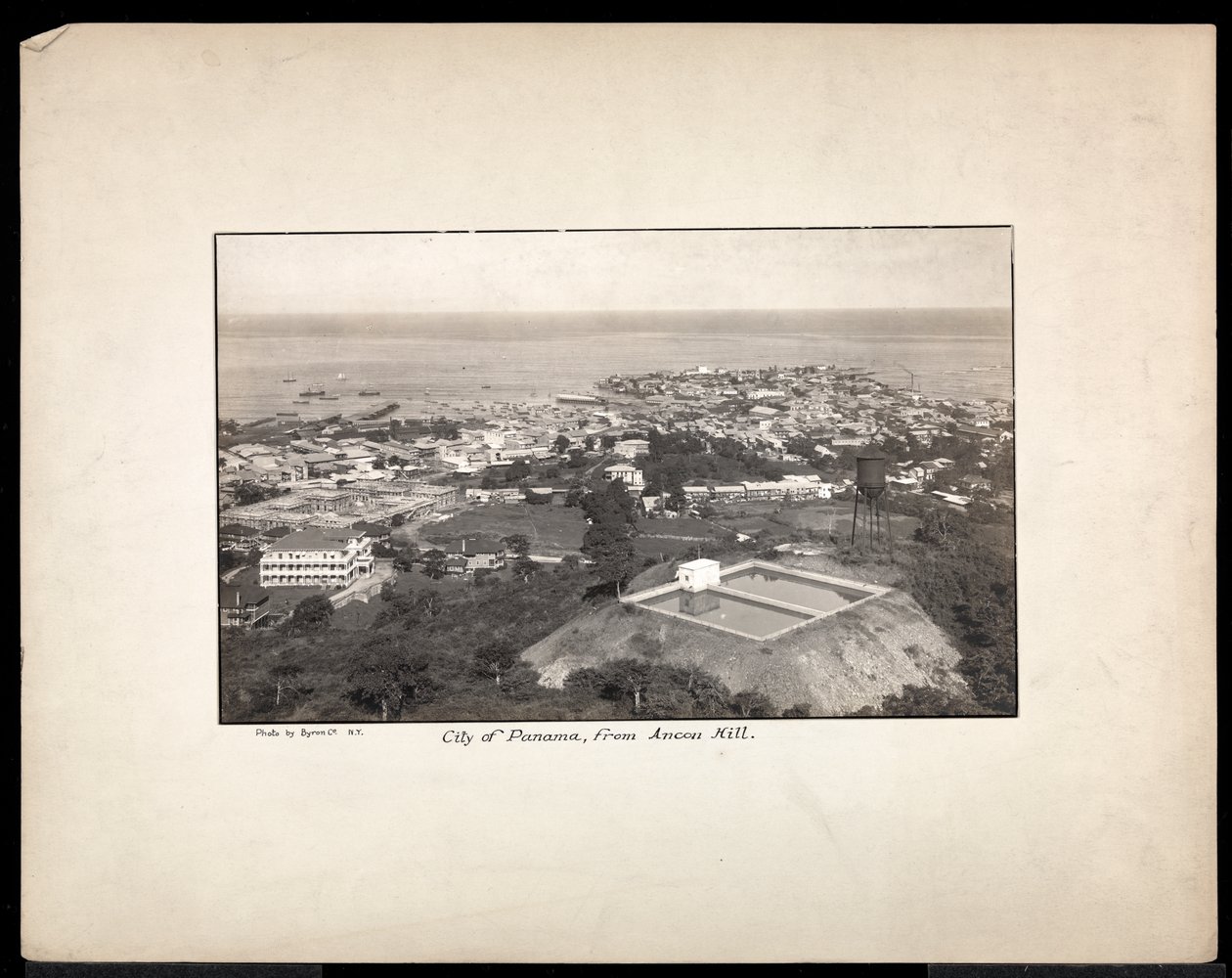 Panama City z lotu ptaka, 1912 lub 1913 (srebrny odbitka żelatynowa) autorstwa Byron Company