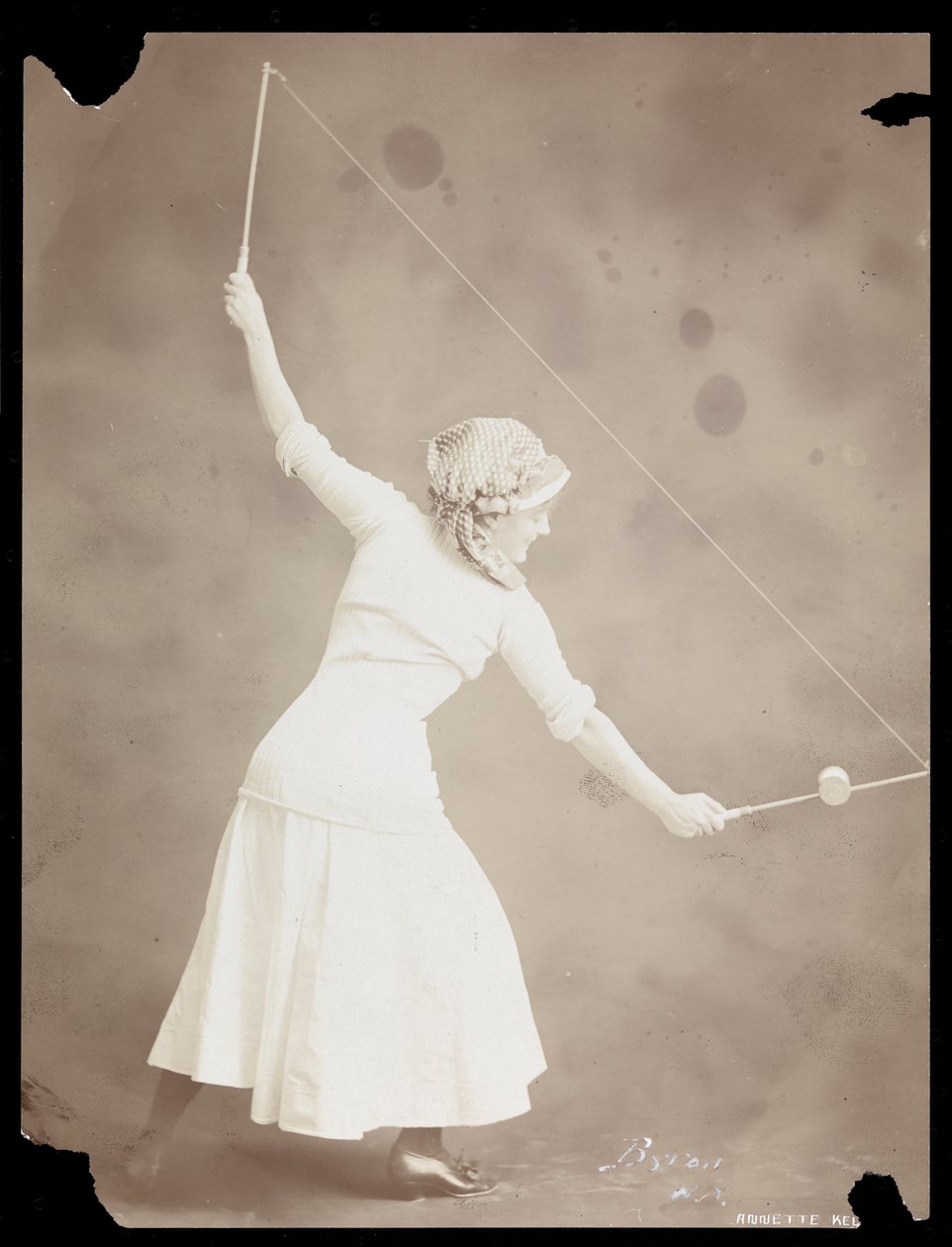 Annette Kellerman, ok. 1900 (odbitka żelatynowa) autorstwa Byron Company