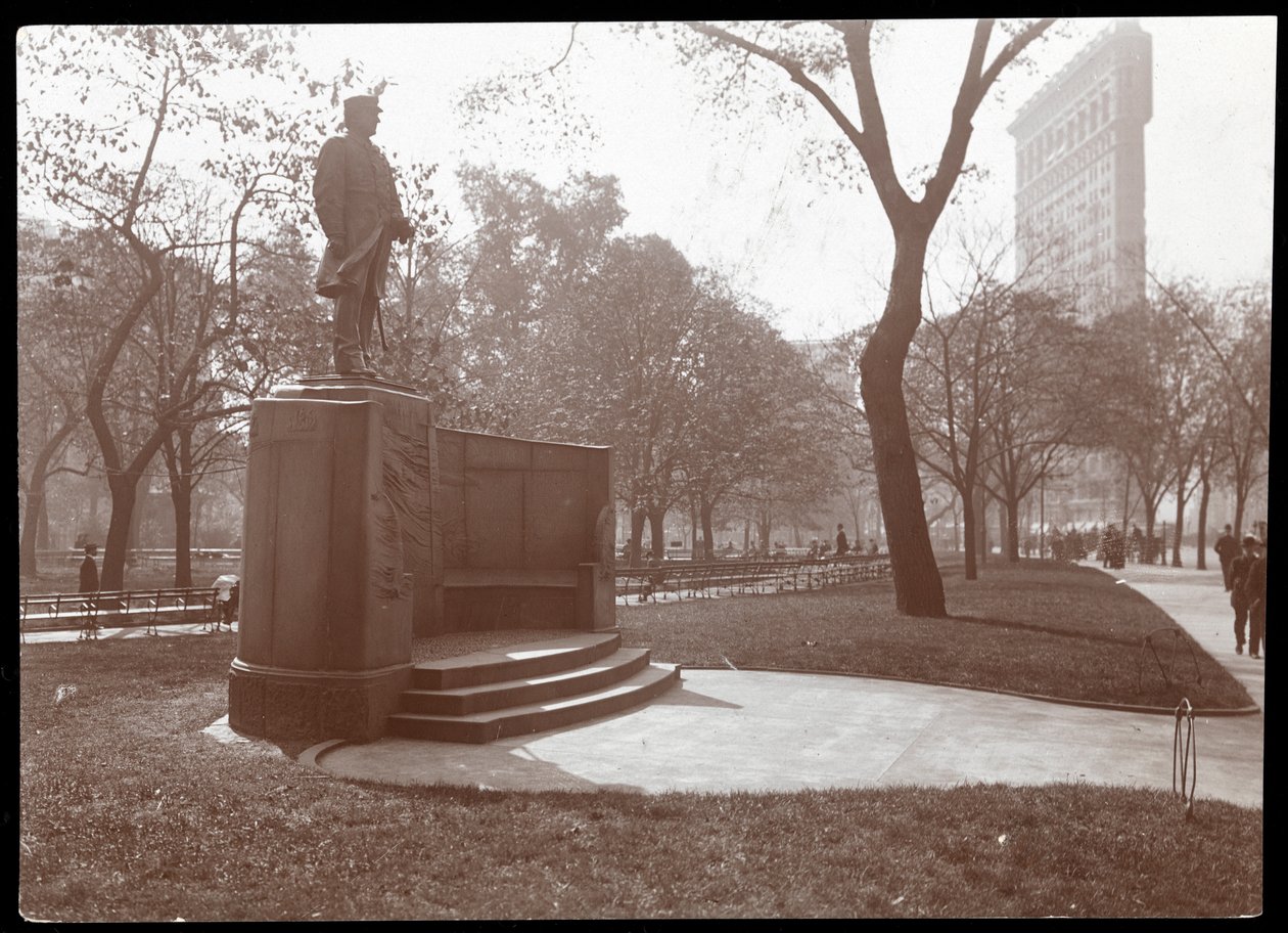 Posąg Davida Glasgow Farragut w Madison Square Park, Nowy Jork, ok. 1905 (srebrny odbitka żelatynowa) autorstwa Byron Company