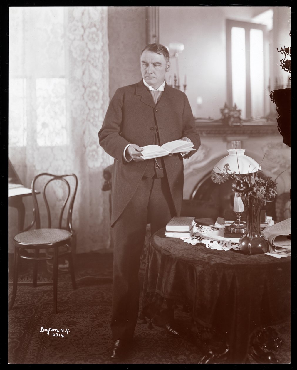 Ian Maclaren, 1899 (srebrny odcisk żelatynowy) autorstwa Byron Company